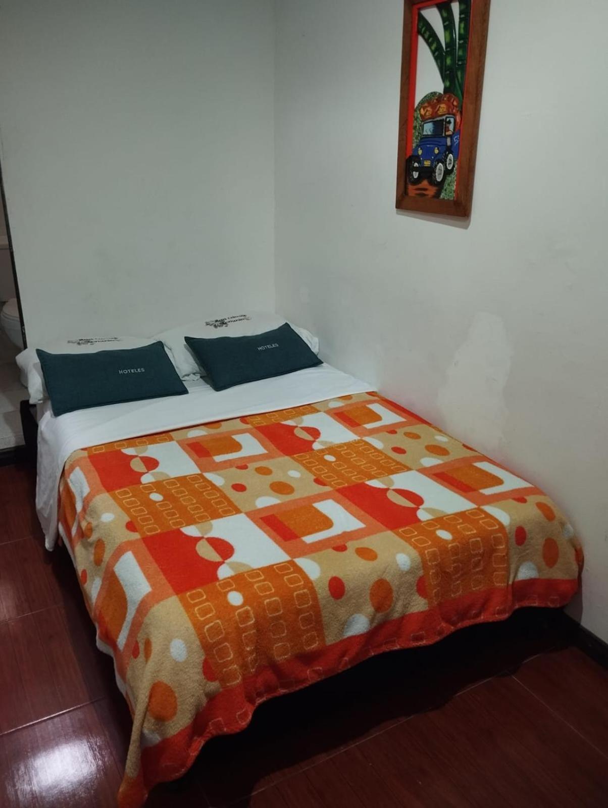 Hotel Colonial Armenia Ro Экстерьер фото