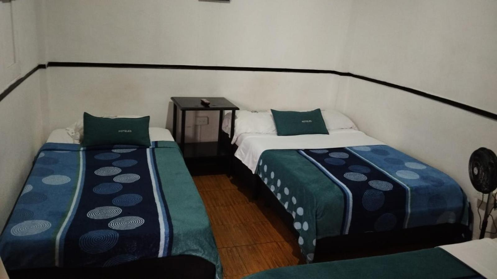 Hotel Colonial Armenia Ro Экстерьер фото
