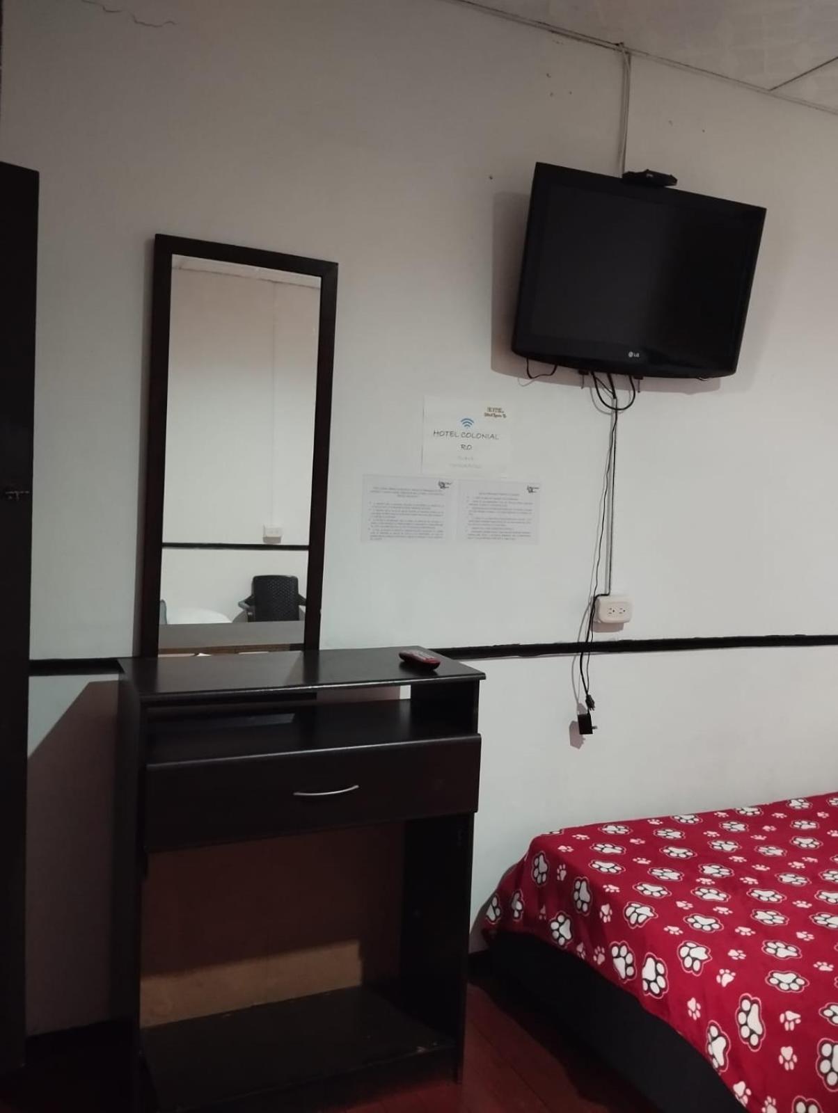 Hotel Colonial Armenia Ro Экстерьер фото