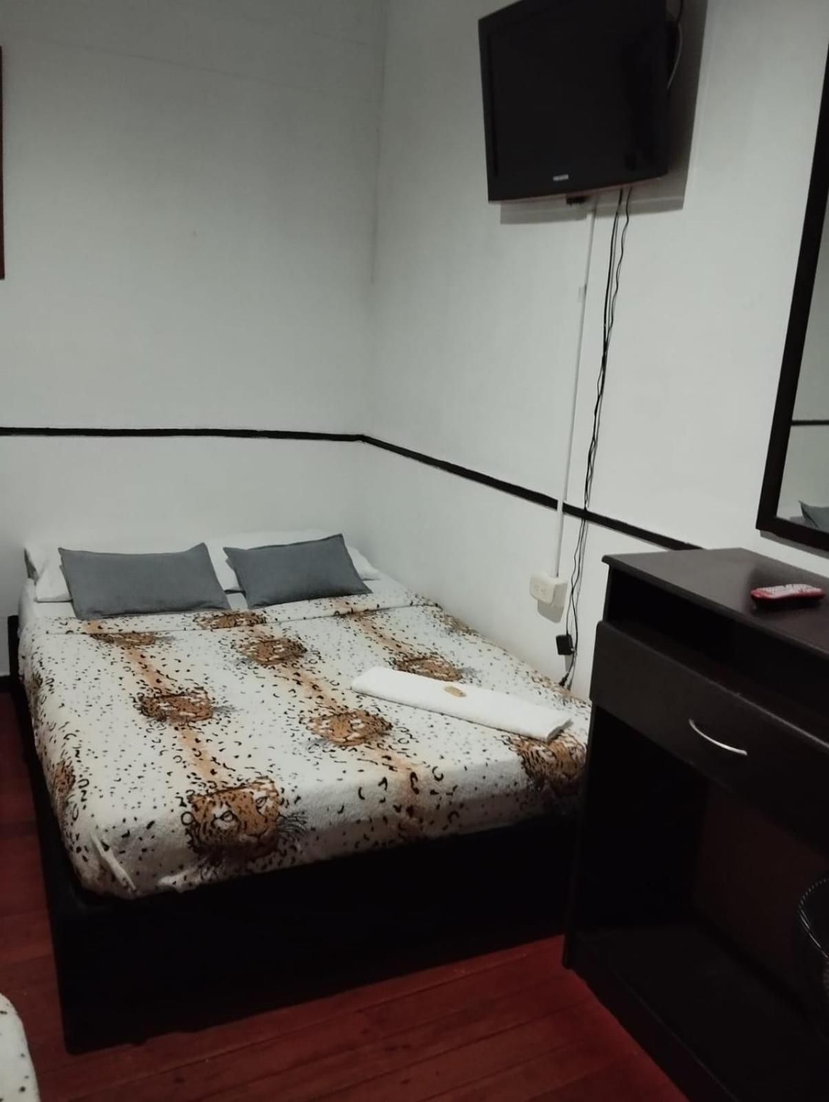 Hotel Colonial Armenia Ro Экстерьер фото