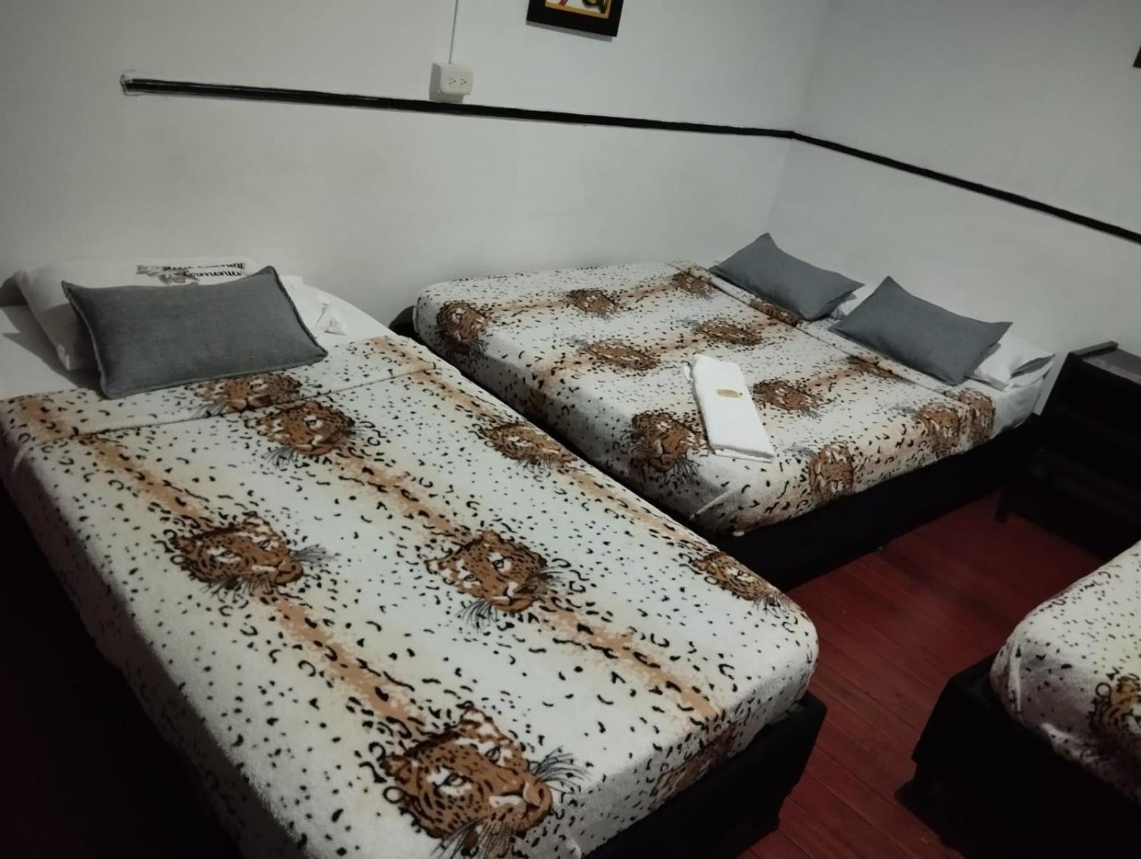 Hotel Colonial Armenia Ro Экстерьер фото