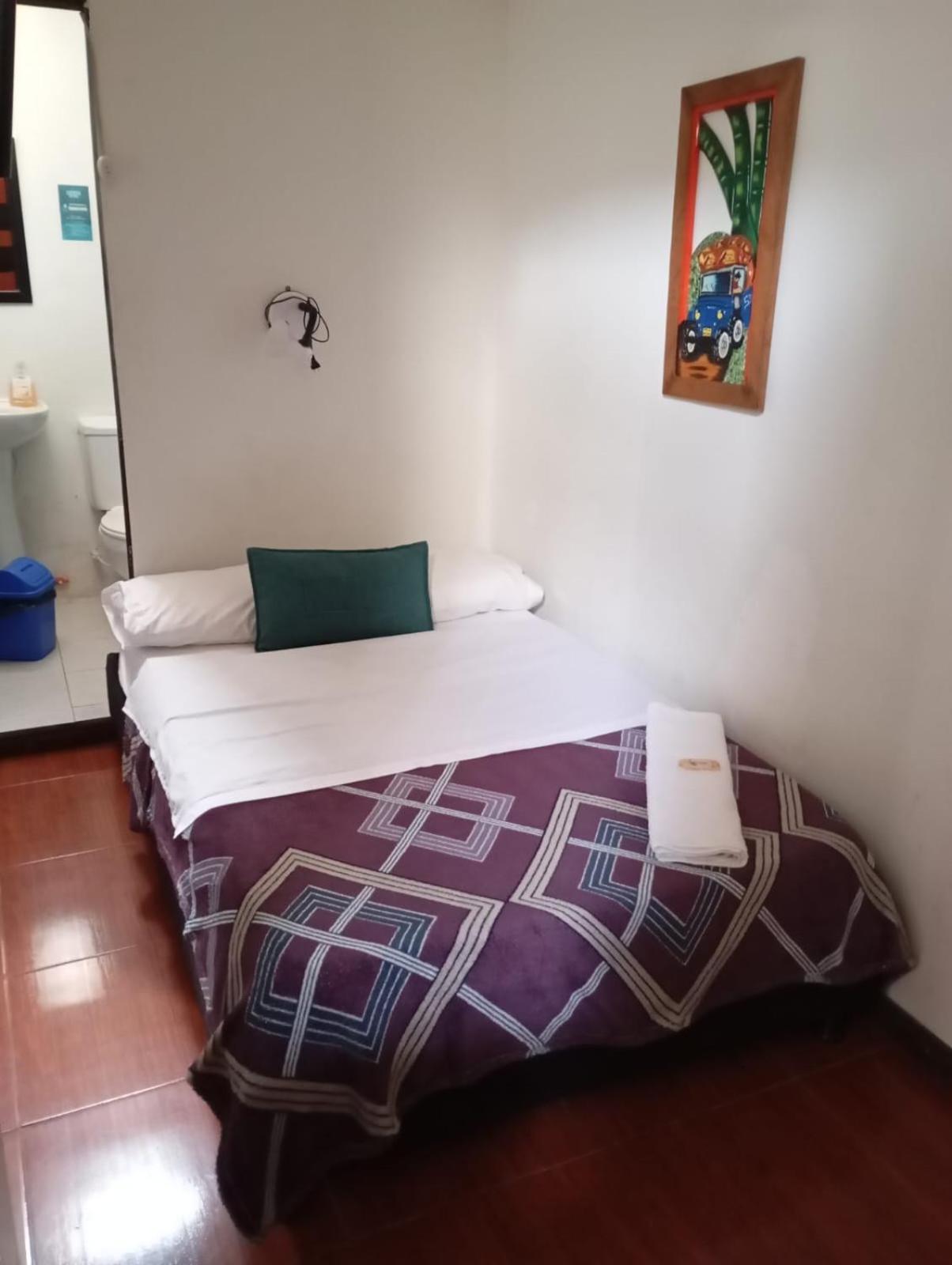 Hotel Colonial Armenia Ro Экстерьер фото